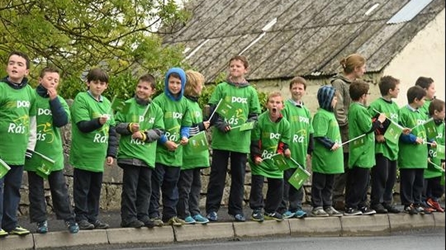 Stage 2: Young spectators await the arrival of the peloton