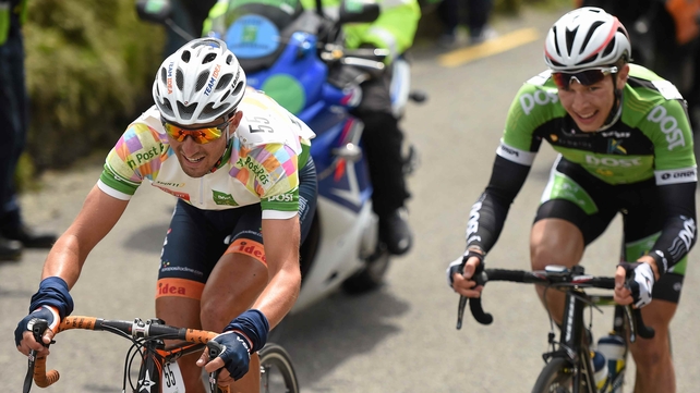 Alessandro Pettiti, Team IDEA 2010, left, leads Owain Doull, An Post Chain Reaction, to the top of the Coomanaspic climb