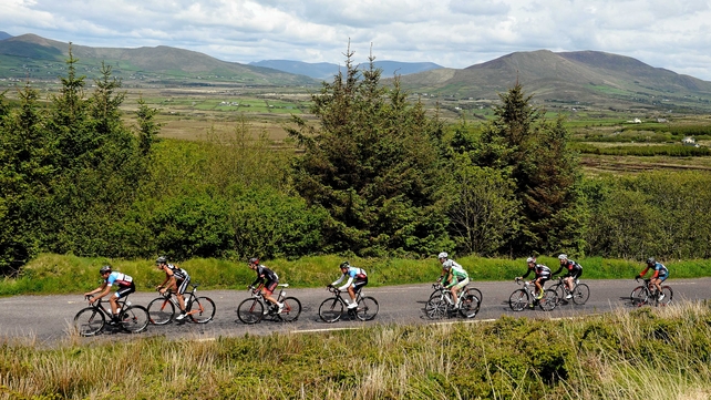 The breakaway group begin the category 1 Coomanaspic climb