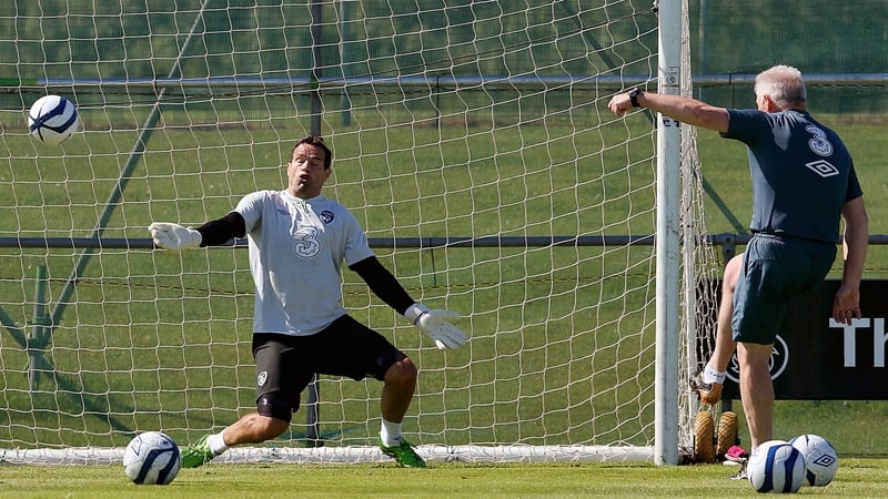 David Forde with goalkeeping coach Seamus McDonagh in training in Malahide