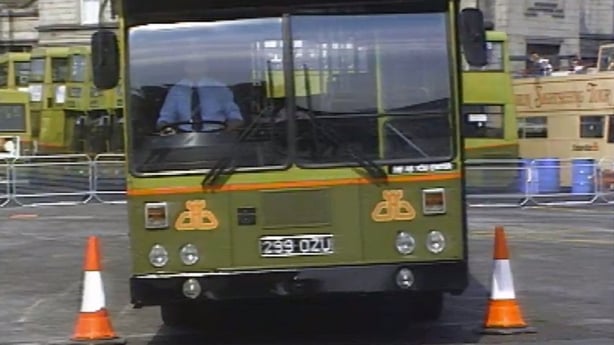 A green Dublin bus