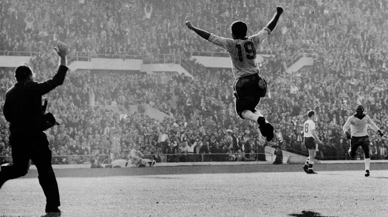Zito celebrates scoring Brazil's second goal in the 1962 World Cup final