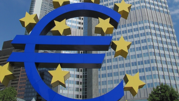 The volume of loans to private businesses and households in the euro zone declined by 1.5% in August