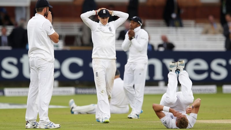 Liam Plunkett, Joe Root, Chris Jordan and Stuart Broad of England look on dejected