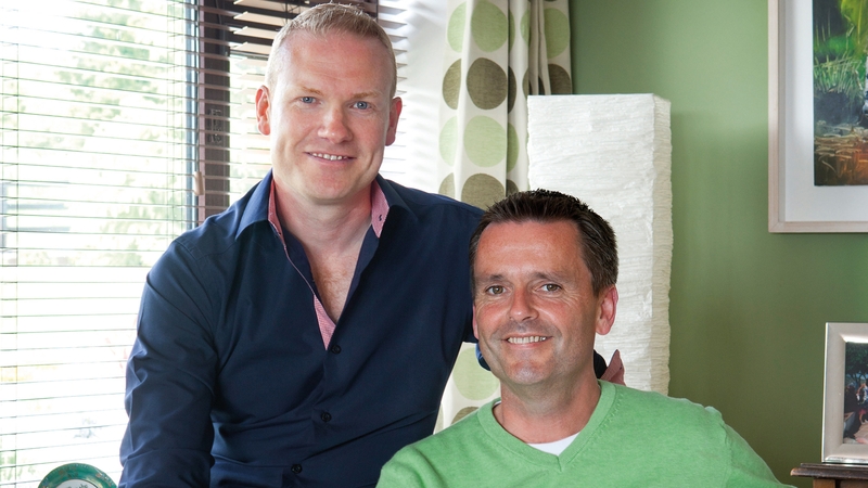 Terry Gill and Aengus Mac Grianna © RTÉ Guide