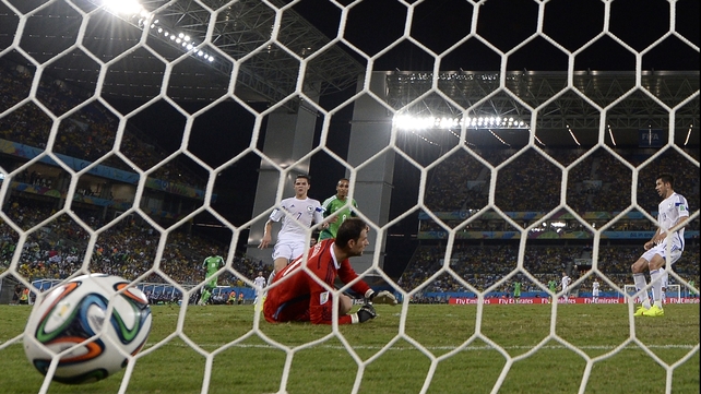 Another view of that opening from Odemwingie