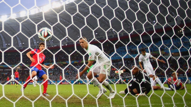 Refusing to give up, though, South Korea forward Koo Jae-chol led his spirited side to find the back of the net once again, bringing the score to 4-2 at 72'