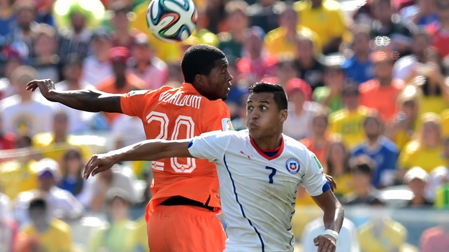 Chile star striker Alexis Sanchez worked to create chances throughout, but Dutch midfielder Georginio Wijnaldum and the like kept Chile from making any shots on target in the first half