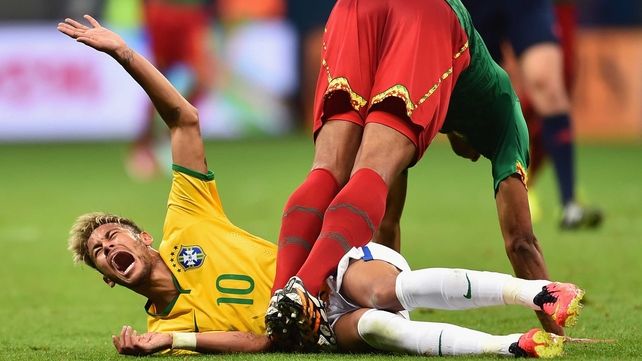 Neymar went off at 71' after receiving some medical attention from a sturdy challenge