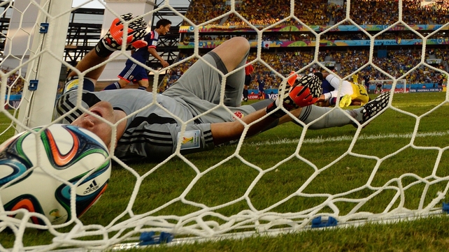 David Ospina floored by Okazaki's effort