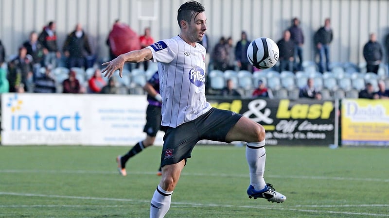 Richie Towell scored a stunning strike to put Dundalk in front