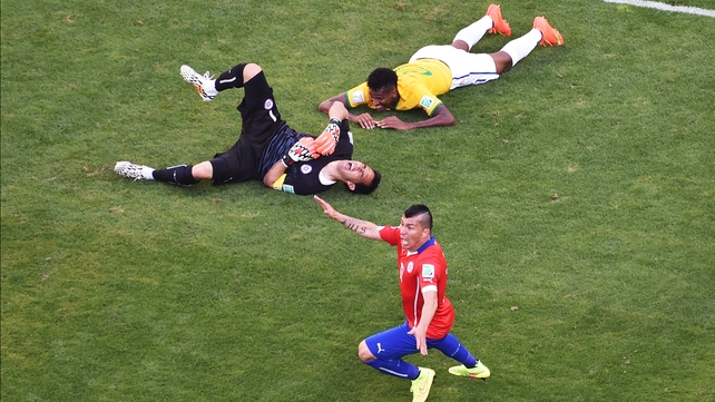 While Jo might have tried a bit too hard to make up for his prior failings, as he kicked Bravo in the chest while competing for the ball