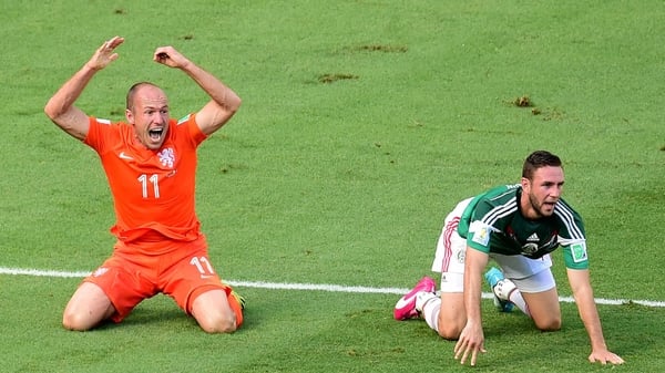 Arjen Robben was accused by Mexico of making three dives during match in Fortaleza