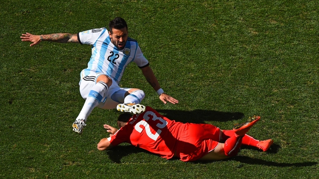 While both sides kicked off the cagey, yet balanced opening half. Argentina forward Ezequiel Lavezzi and Switzerland midfielder Xherdan Shaqiri threw themselves into it early on