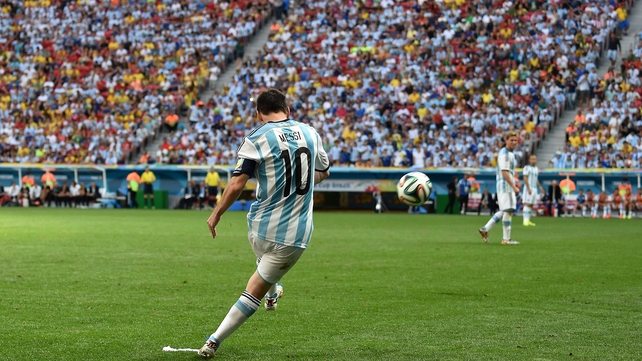 Messi took a free kick from a dangerous position...