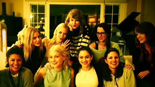 "Family portrait" - Instagram/taylorswift