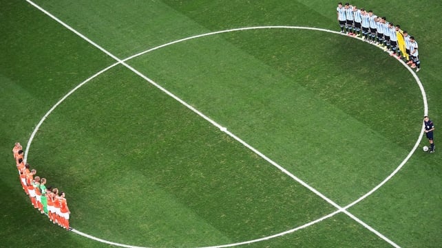 Where a moment of silence - in memory of recently deceased Real Madrid great Alfredo di Stefano - followed the singing of the anthems
