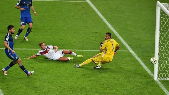 Yet, Germany's luck turned around at 113' when forward Mario Goetze scored a gorgeous goal past Romero