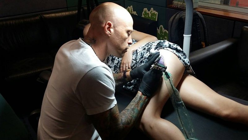 Ami James at work on Ellen Griffin