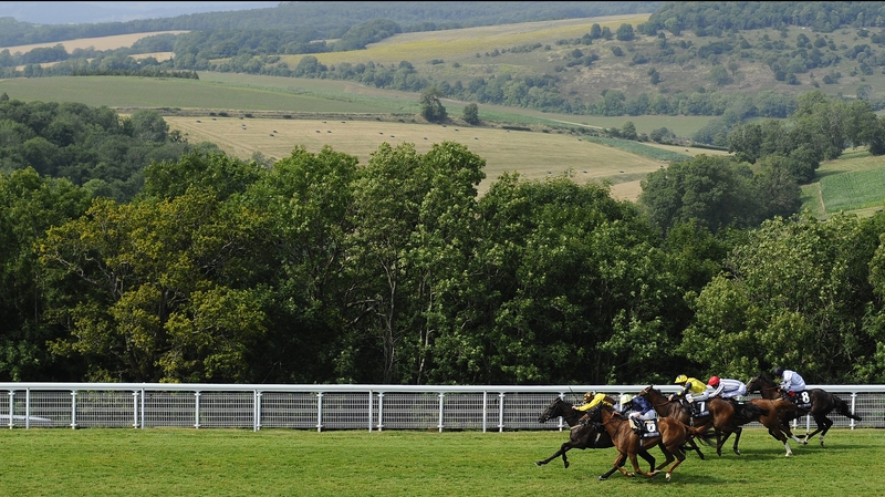 Jim Crowley and Missunited kept the challengers at bay at Goodwood