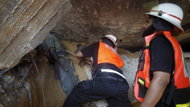 The brief lull in fighting also allowed emergency workers to recover bodies from the rubble of buildings