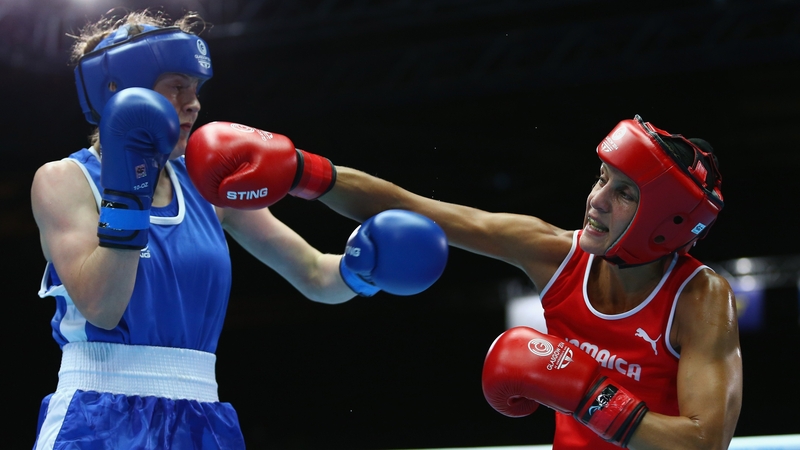 Michaela Walsh will face the Olympic champion Nicola Adams in the final of the flyweight division