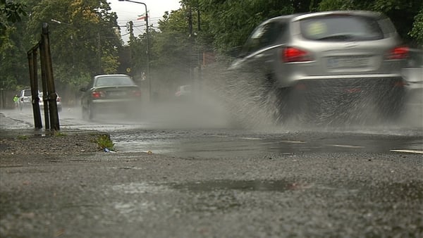 High winds and heavy rain hit the country overnight