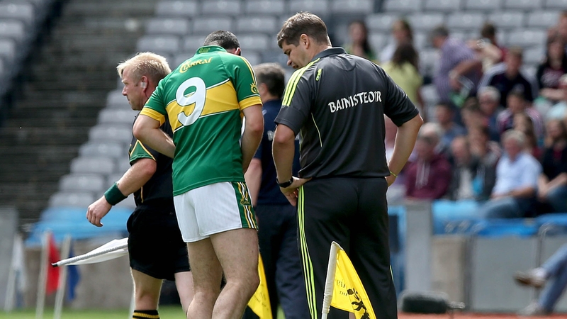 Bryan Sheehan of Kerry, with his manager Eamon Fitzmaurice, after leaving the game early with an injury