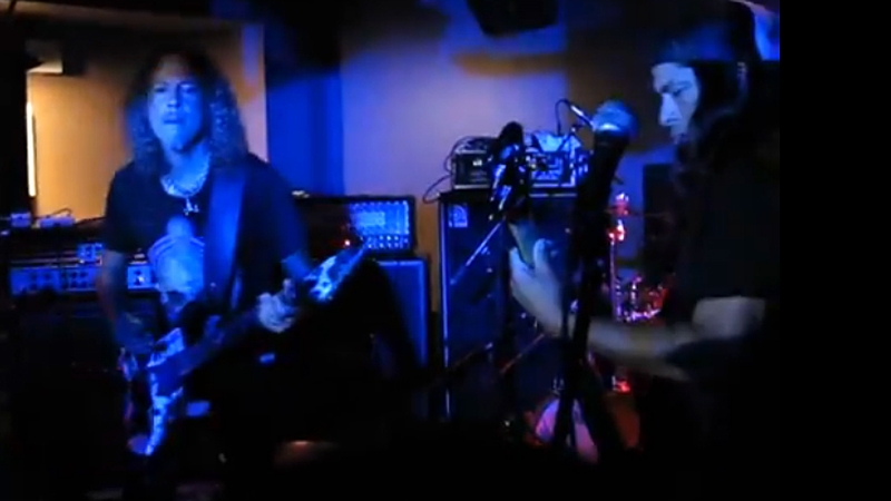 Hammett and Trujillo were joined onstage by King's X singer Doug Pinnick and former Death and Iced Earth drummer Richard Christy