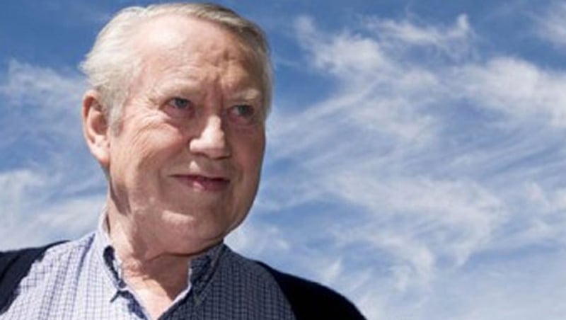 Chuck Feeney will sign the dissolution papers at his home in San Francisco on Wednesday