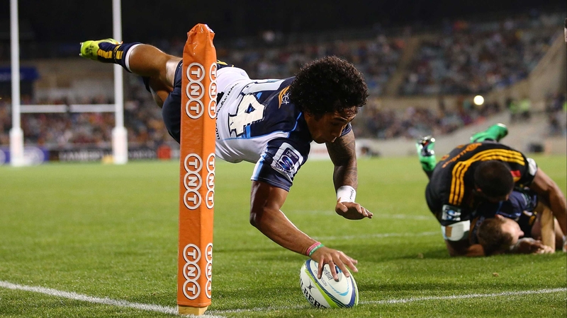Joe Tomane touches down spectacularly for the Brumbies