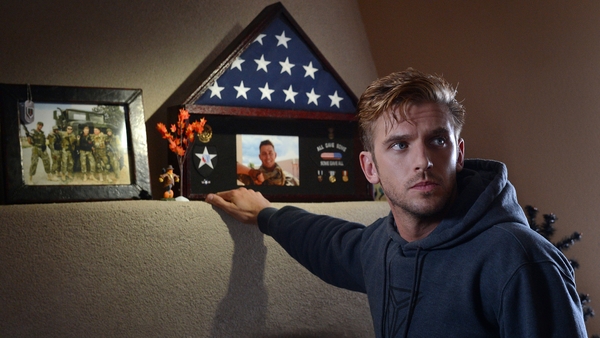 Dan Stevens plays a smooth-talking, charismatic young southern gent