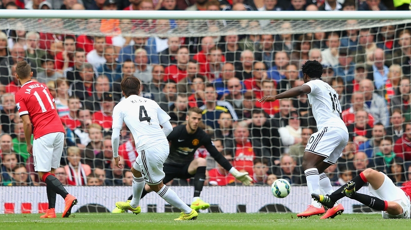 Ki Sung-yueng scores the opening goal for Swansea