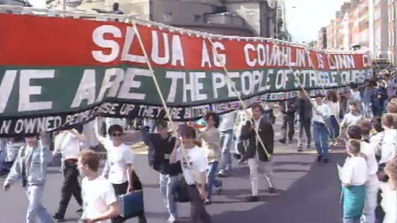 10,000 March in Call for British Withdrawal