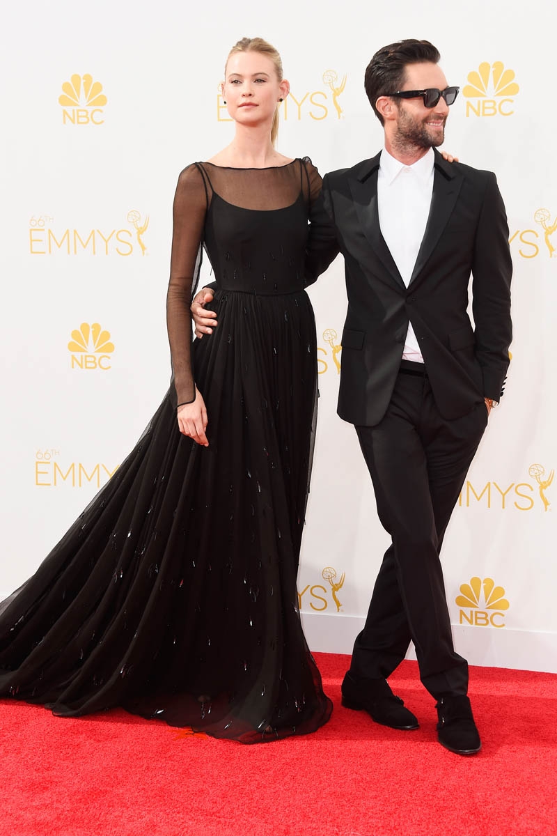 Behati Prinsloo, Adam Levine