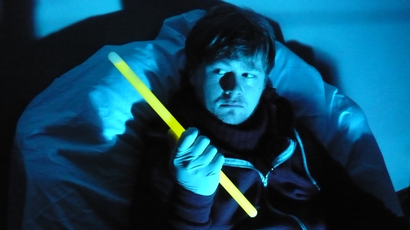 Night People follows two thieves who break into a house with a dark past as part of an insurance scam