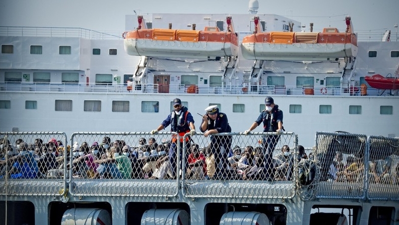 The Italian Navy's Scirocco ship lands in Naples with 323 migrants of various nationalities aboard
