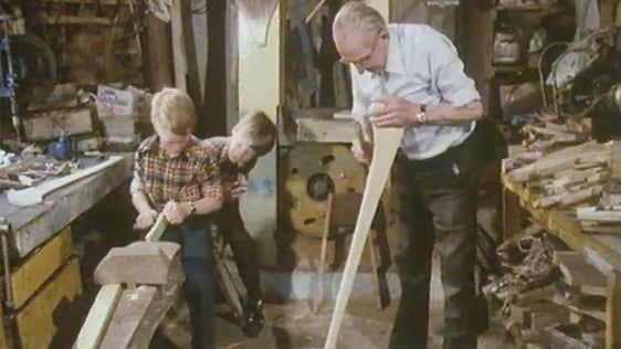 How To Make A Hurley