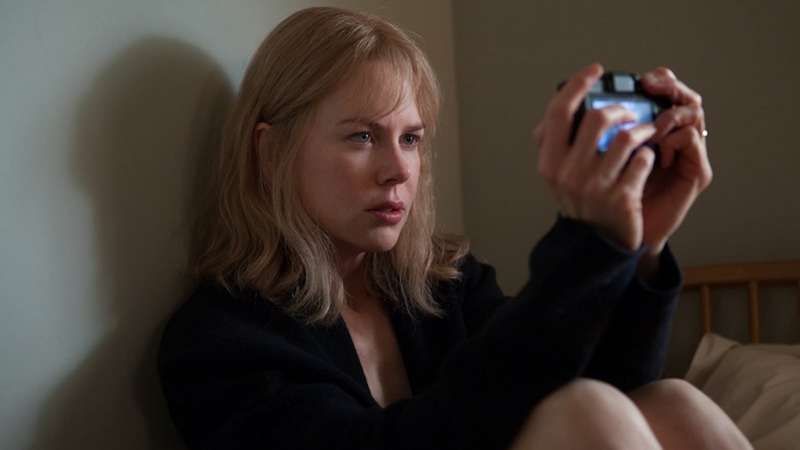 Nicole Kidman stars as Christine Lucas, a 40-year-old woman who suffers from amnesia