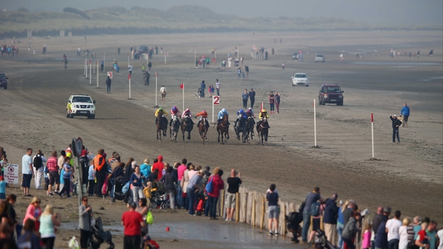 The tightest finish of the day came in the Barry Matthews Appreciation Society Handicap