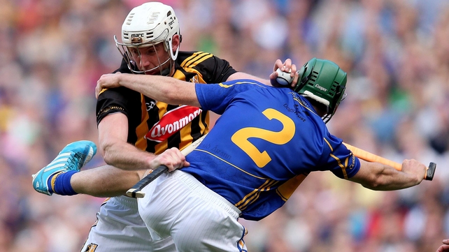 Total commitment from Michael Fennelly with Cathal Barrett