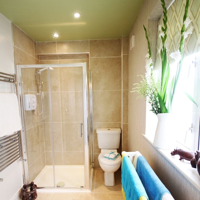 Tiles: Limestone 600x600mm €30.11 psm, www.armatile.com