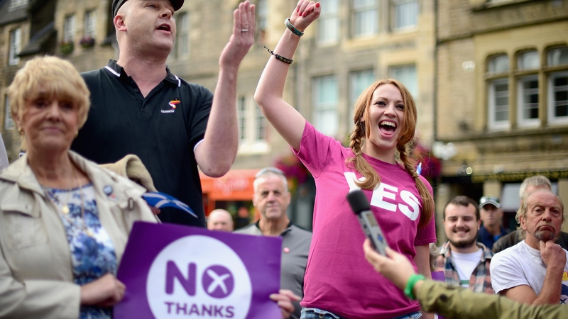 Better Together campaigners and Yes supporters