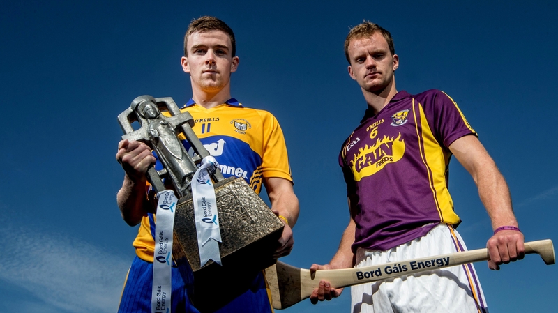 Clare captain Tony Kelly (l) with Wexford captain Shane O’Gorman
