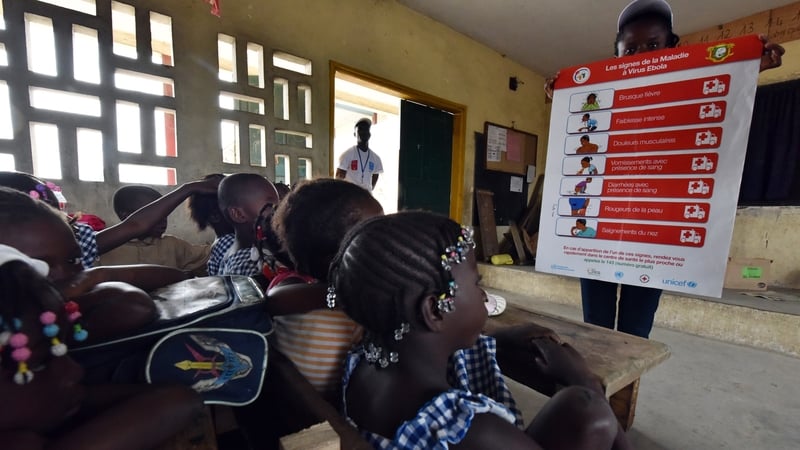 China is to send more medics to Sierra Leone to help boost laboratory testing for Ebola