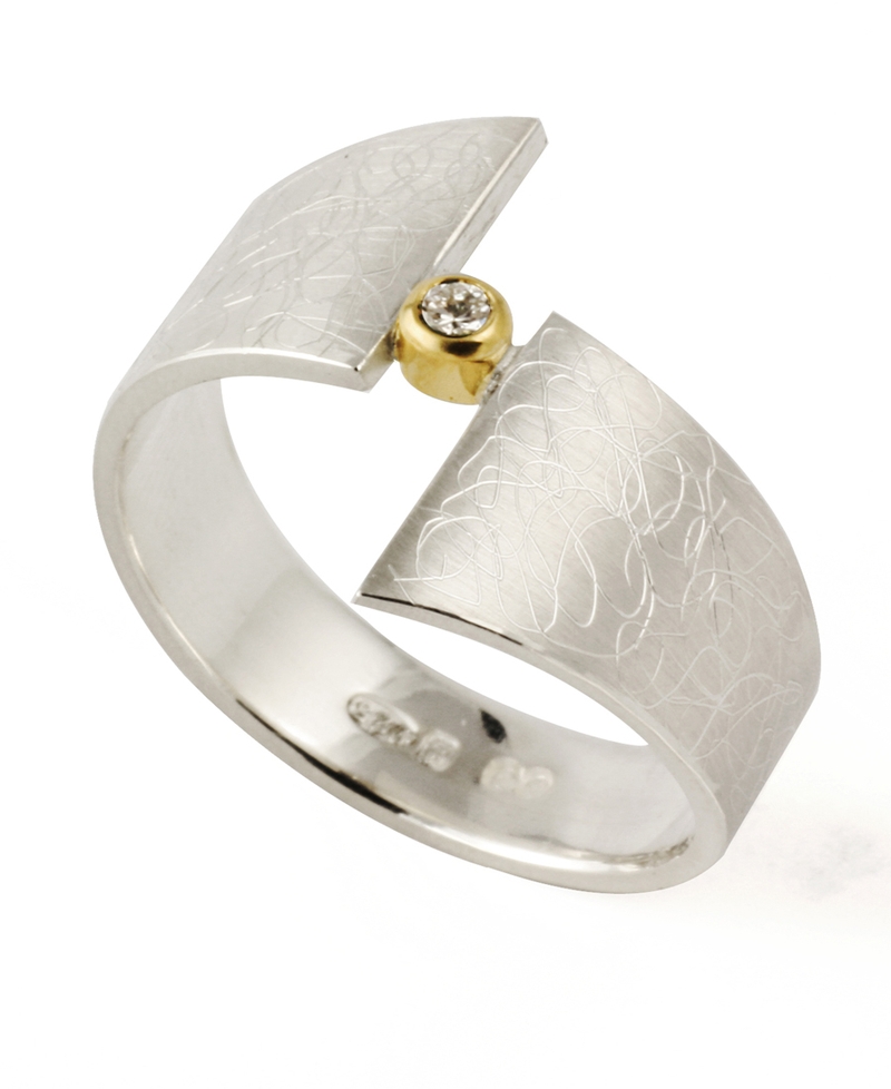 Eclipse ring, €270