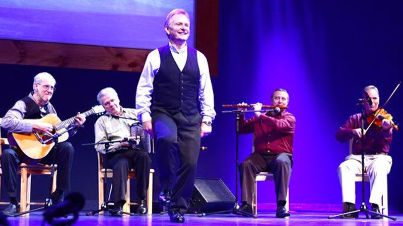Kevin Doyle performs at the 2013 NEA National Heritage Fellowships Concert (Pic: Tom Pich, courtesy of NEA)