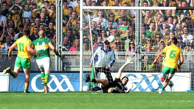 ...and the ball hits the back of the onion sack for Kerry's second goal