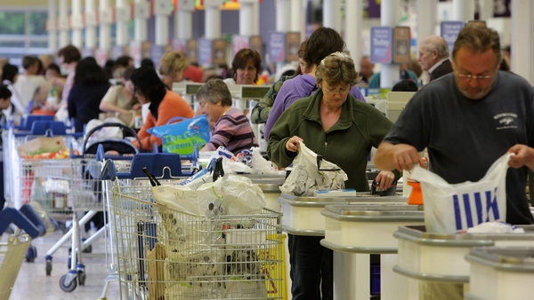 One third of Irish consumers still do their "main weekly shop" at Tesco, a new survey shows