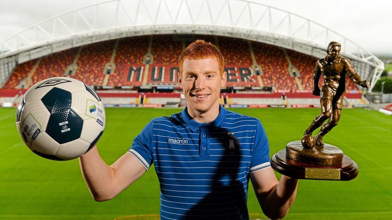 Rory Gaffney pictured with his player of the month award at Thomond Park